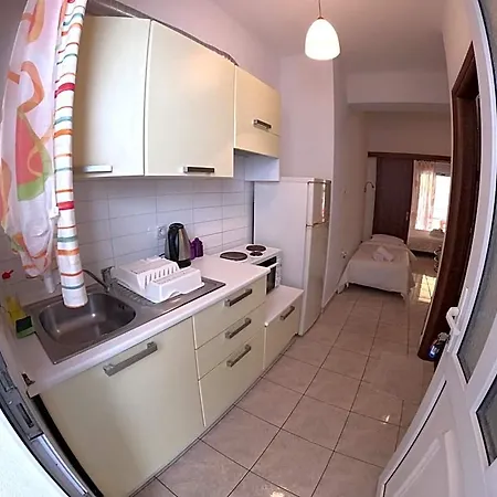 Hotel Eleni Kandilari *